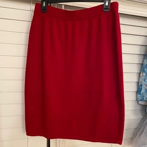 St.John RED skirt. The pictures look a bit orange, but it’s pure red.